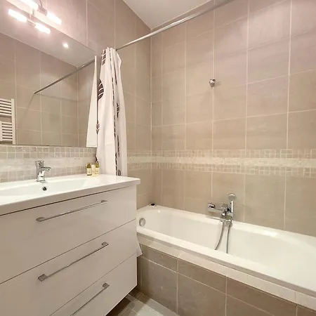 Nestor&jeeves - Riviera Provence - - Close Sea *